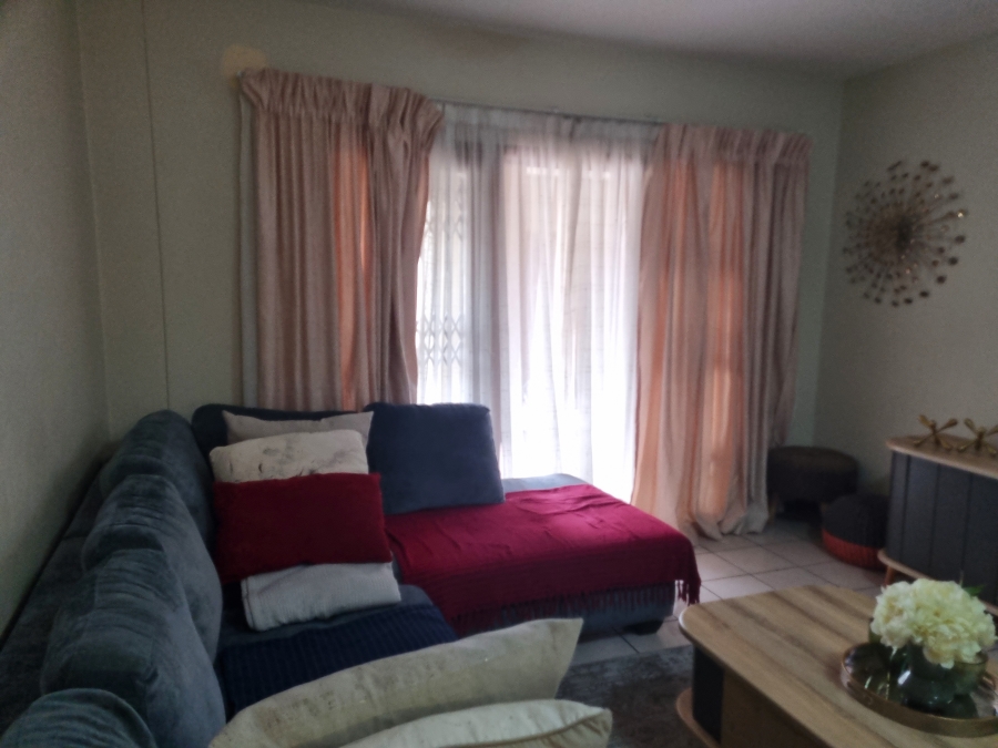 2 Bedroom Property for Sale in Waterval East North West